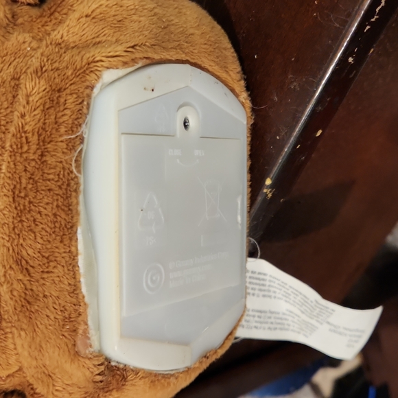 Gemmy Industries Corp Reindeer Singing Shout Raises Eyebrows 12" - Picture 4 of 4